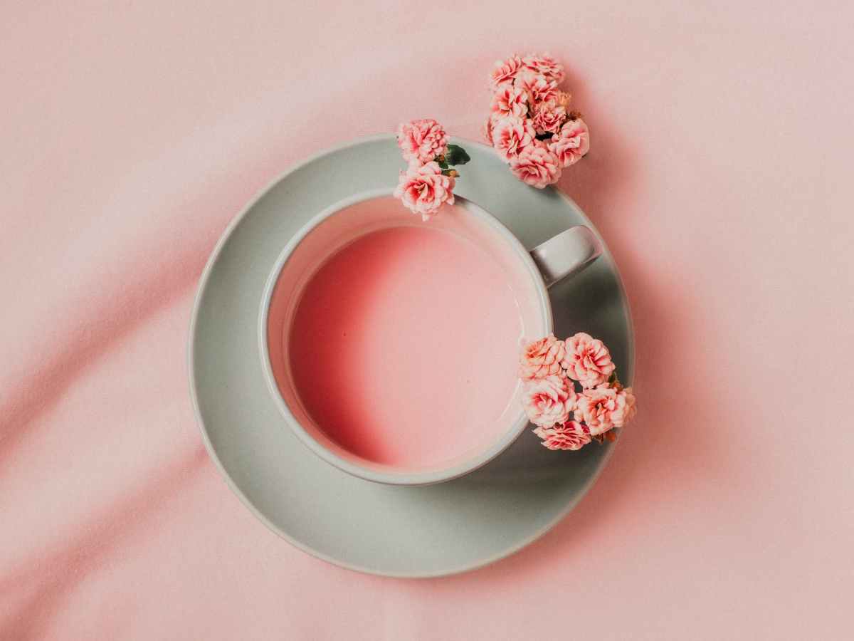 Letters of Love between a Cup &&nbsp;Saucer